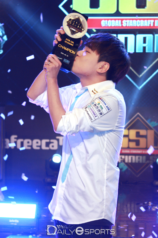 조성주, GSL 역사 새로 썼다! 7년 만에 2연속 우승