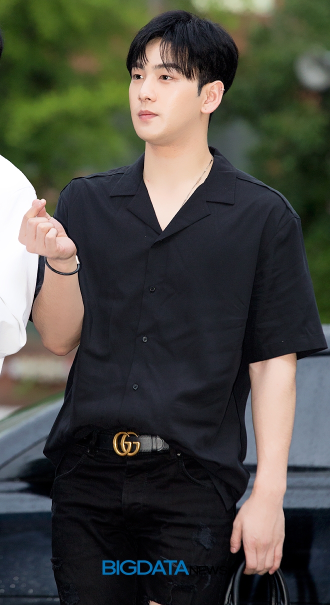 뉴이스트 W 백호, KBS 2TV 음악방송 '뮤직뱅크' 리허설 현장