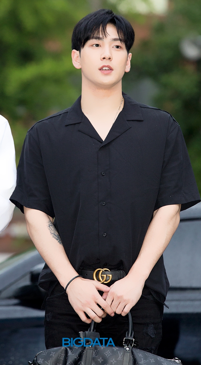 뉴이스트 W 백호, KBS 2TV 음악방송 '뮤직뱅크' 리허설 현장