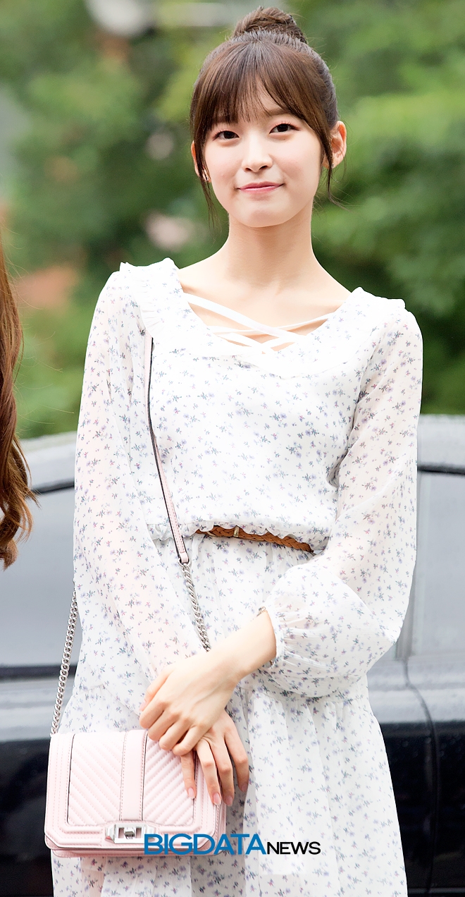 오마이걸 아린, KBS 2TV 음악방송 '뮤직뱅크' 리허설 현장