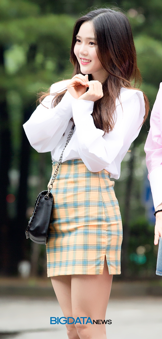 오마이걸 효정, KBS 2TV 음악방송 '뮤직뱅크' 리허설 현장
