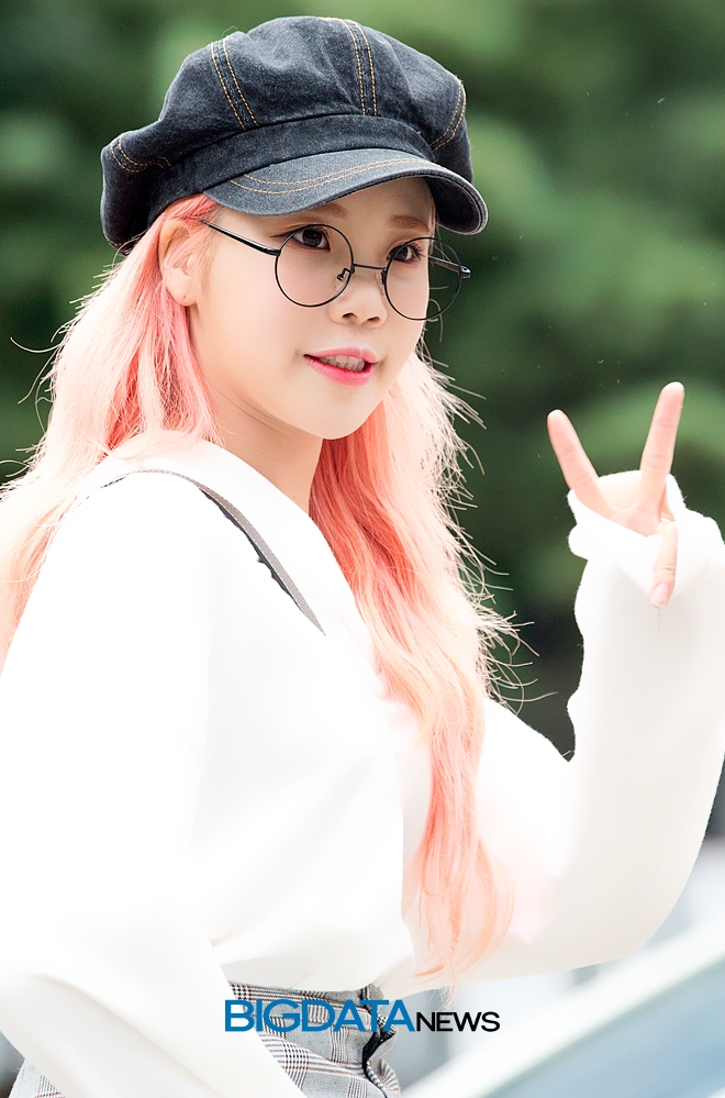 모모랜드 주이, KBS 2TV 음악방송 '뮤직뱅크' 리허설 출근길 현장