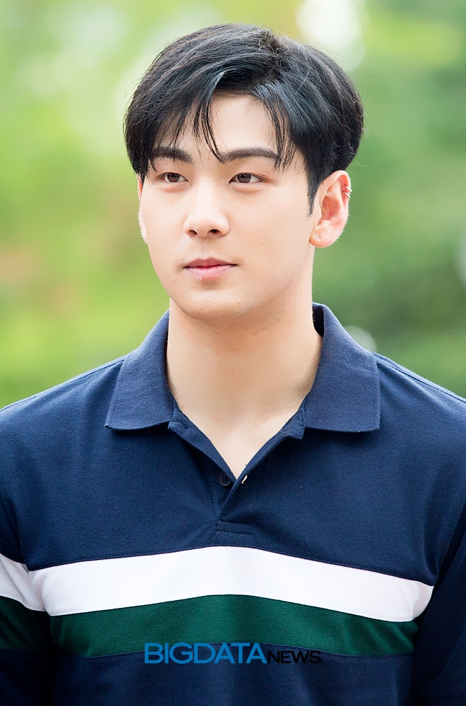 뉴이스트W 백호, KBS 2TV 음악방송 '뮤직뱅크' 리허설 출근길 현장