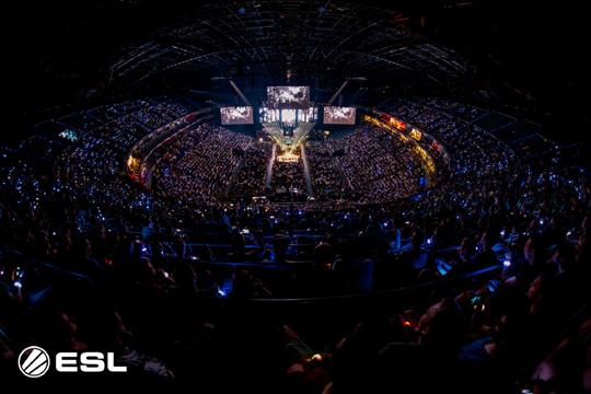 관중들로 가득 찬 랑세스 아레나.(사진=ESL 공식 SNS 발췌)
