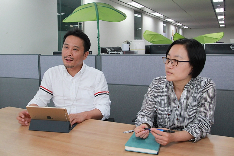 위메이드서비스 송모헌 대표(좌)와 신효정 부사장(우)