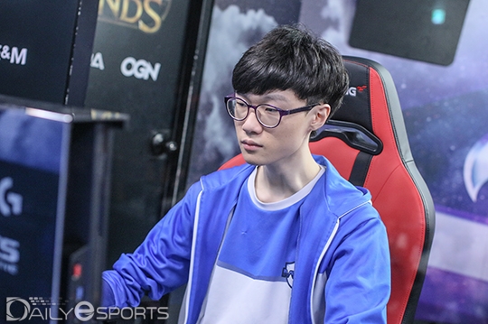 MVP의 톱 라이너 '애드' 강건모.