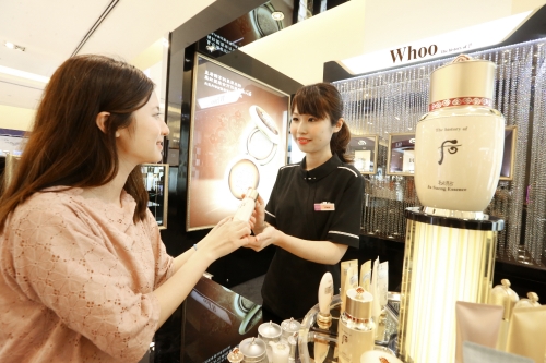 LG생활건강 사상 최대 2분기 실적, 매출 1조 6,526억원 영업이익 2,673억원