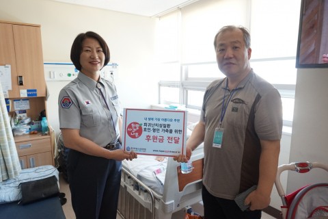 한국청소년연맹 황경주 사무총장(좌)과 효민남매 아버지