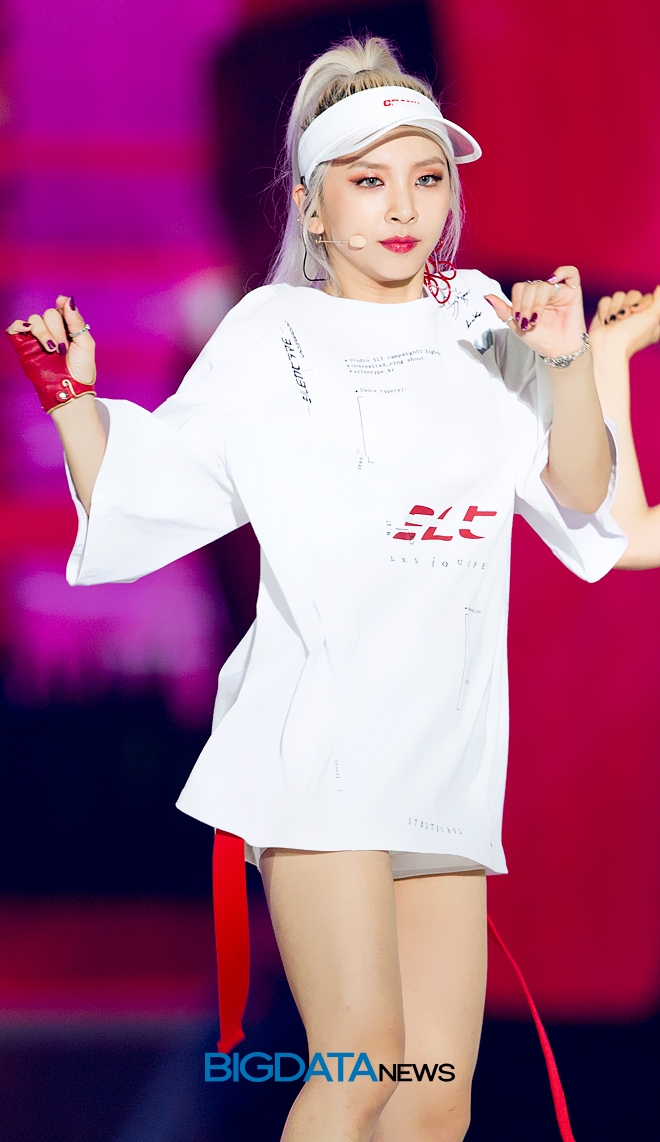 KARD 전지우, '2018 코리아 뮤직 페스티벌' 현장