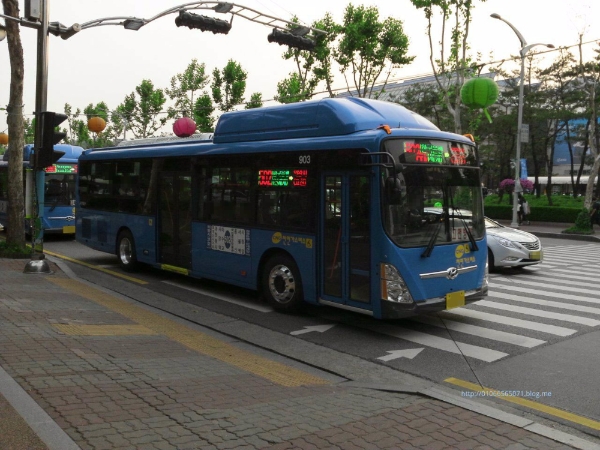 국토부, 마을버스 등 중형 저상버스보급 확대… 교통약자 이동권 확보