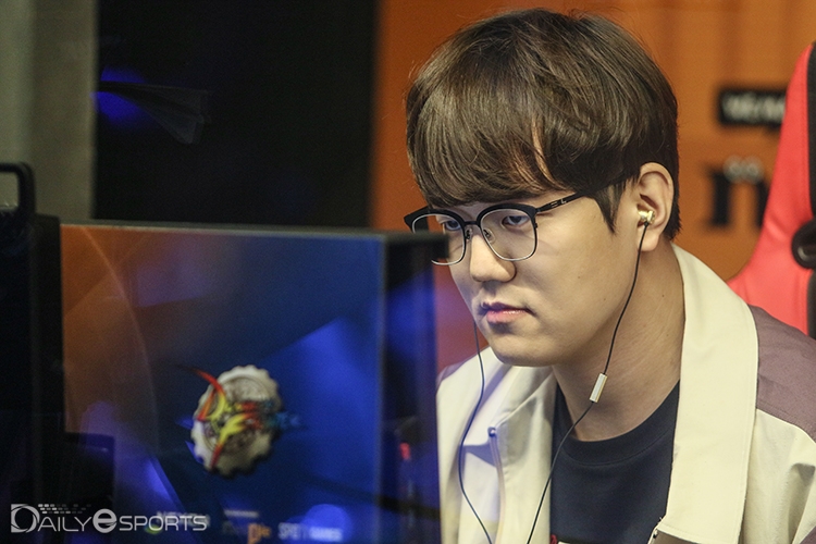 이찬혁을 제압하고 8강에 오른 이제명.