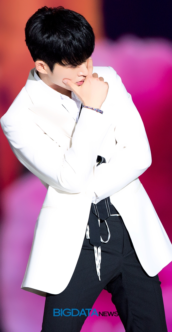 아이콘 비아이, '2018 코리아 뮤직 페스티벌' 현장