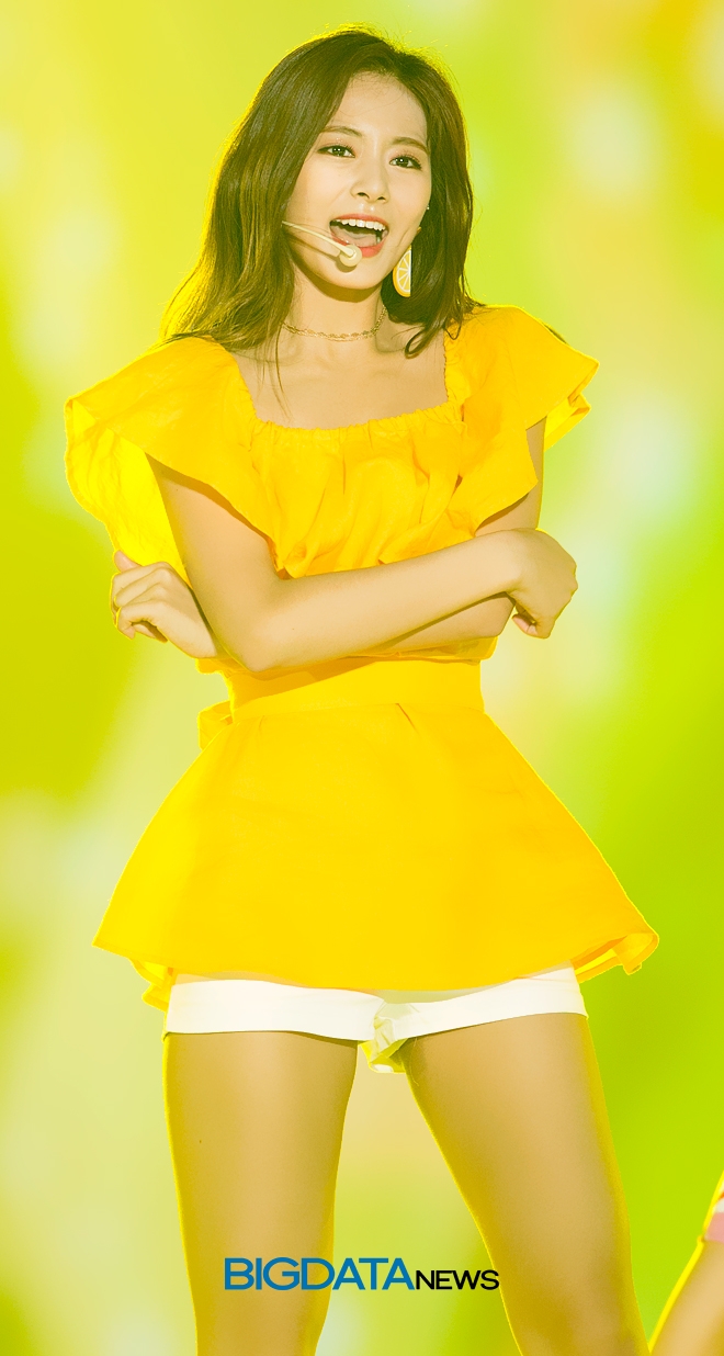 트와이스 쯔위, '2018 코리아 뮤직 페스티벌' 현장