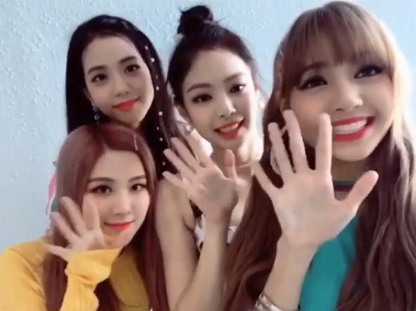 걸그룹 블랙핑크의 공식 SNS 캡쳐