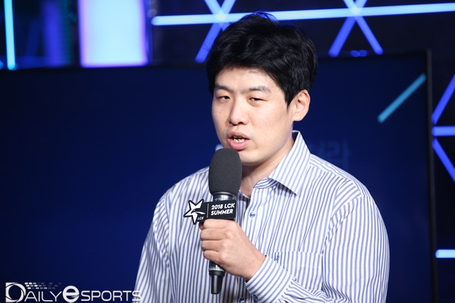 아프리카 최연성 감독 "부담 없이 킹존 상대하겠다"