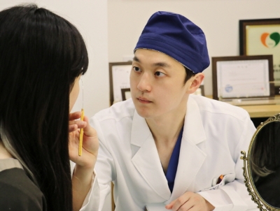 쌍꺼풀수술, 자연유착법으로 개인의 얼굴조화 고려한 라인 연출해야