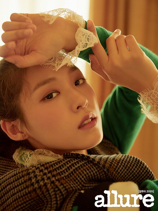 ‘가을 여신’ 설현, 이스탄불의 이국적인 풍경 고혹美