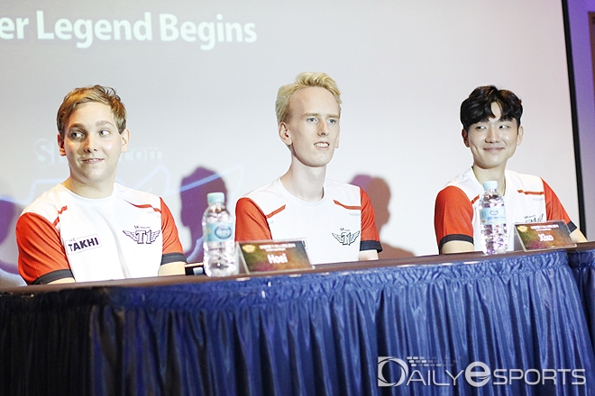 SK텔레콤 하스스톤 선수단 "항상 이기는 팀이 되겠다"