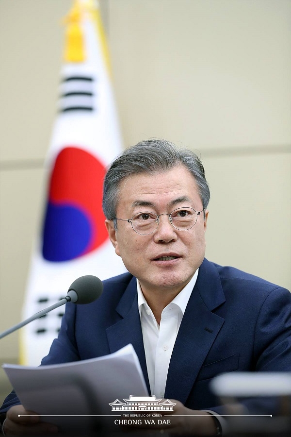 文대통령 "아동수당 100% 국회서 논의해달라"