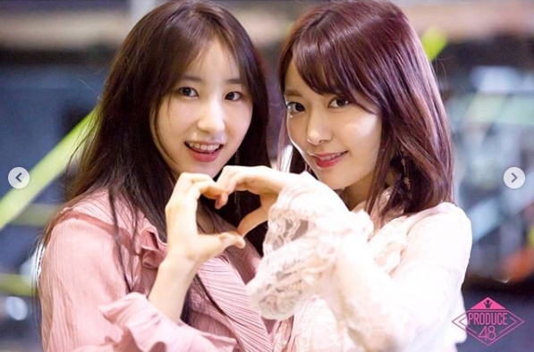 아이즈원 이채연-미야와키 사쿠라 비하인드 포토