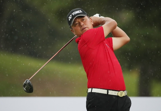 연장전에서 4명의 선수를 제치고 우승을 차지한 신용진. 사진=KPGA 제공