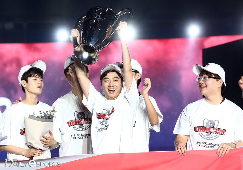 '스코어' 고동빈, 3전 4기 끝에 드디어 롤챔스 우승 '성불'