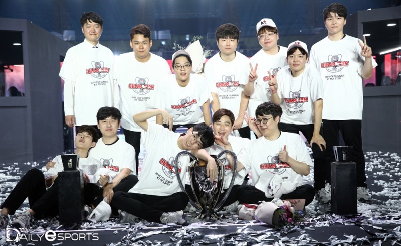 롤챔스 서머 우승한 kt 롤스터 "자신감에 차있어…롤드컵도 우승하겠다"