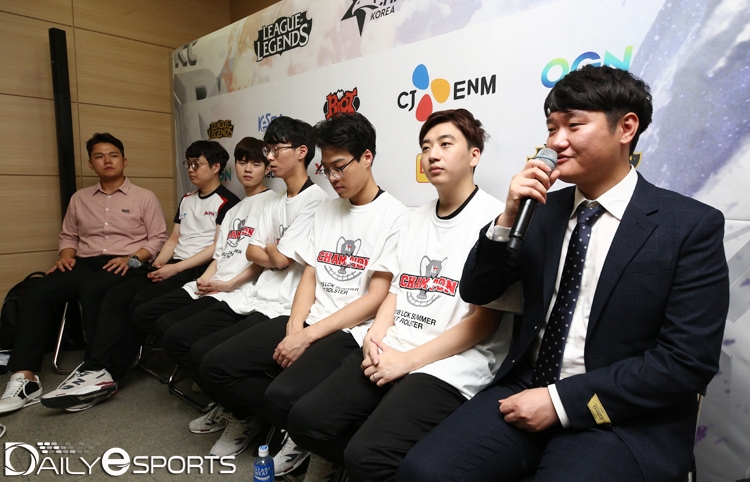 롤챔스 서머 우승한 kt 롤스터 "자신감에 차있어…롤드컵도 우승하겠다"