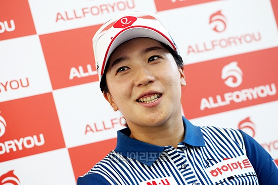 김자영2와 김지현2 공동선두 '91년생 두 언니들의 질주'