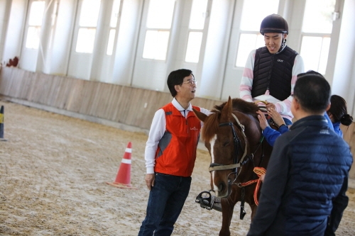마사회, 고빈도 외상사건 경험 소방관 대상 특별 재활승마 시행