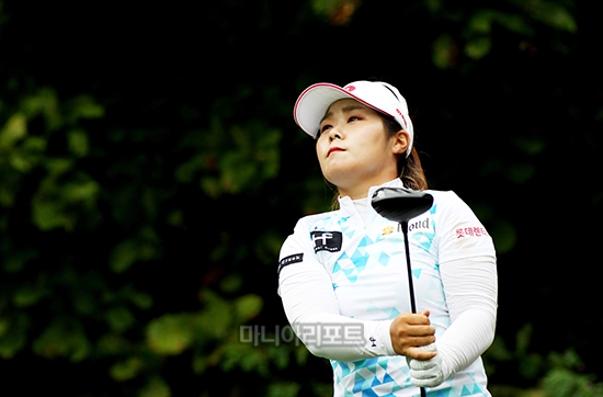 단독선두 이소영과 단독 2위 김아림 '내일 최종일 장타력 빅뱅'