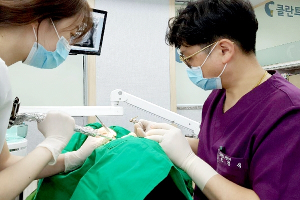통증과 출혈 부담을 낮춘 임플란트, 명절 맞이 부모님 치아건강 회복에 도움