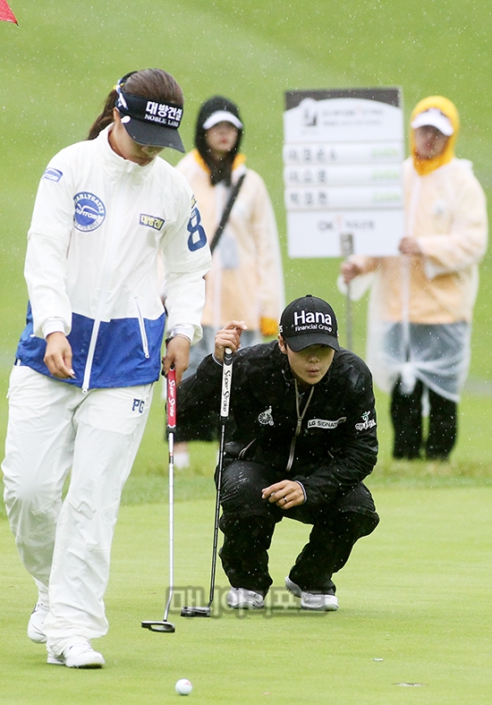 11번홀 그린 이정은6와 박성현