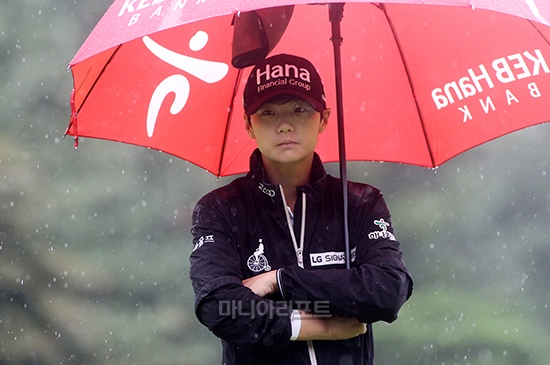 우산 속 박성현