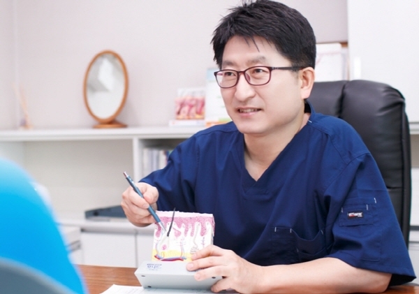 젊은 층으로 확산된 남성 탈모.. 적절한 모발 이식수술 선택해야