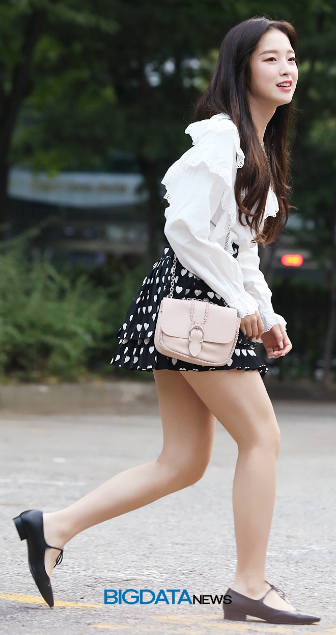 오마이걸 아린, KBS 2TV 음악방송 '뮤직뱅크' 출근길 현장