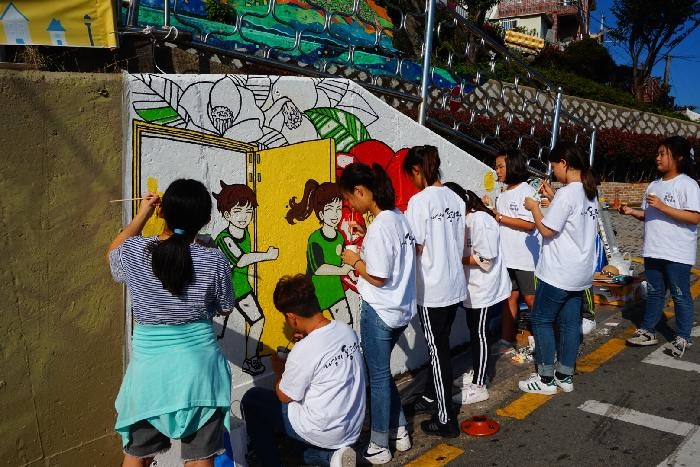 통영제석초, 제 6회 동피랑 벽화축제 참여, 우리 함께 그려요