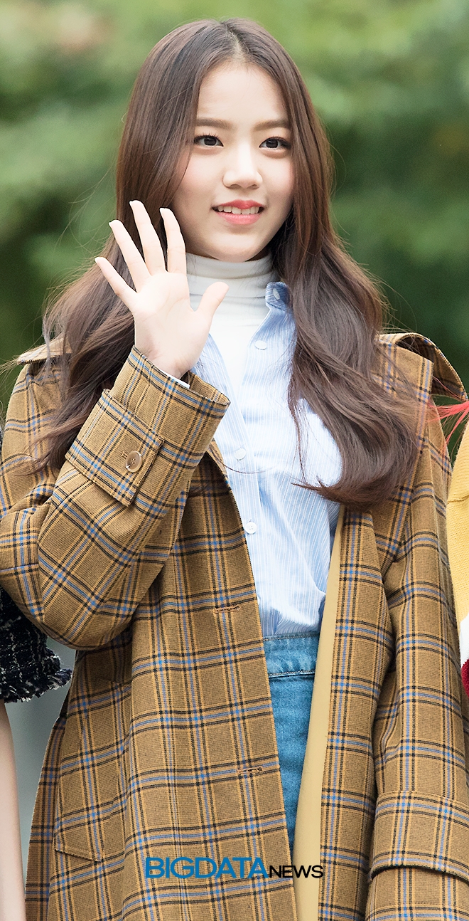 공원소녀 레나, KBS 2TV 음악방송 '뮤직뱅크' 출근길 현장