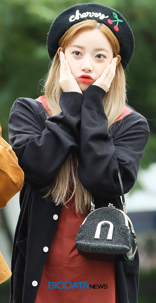 유니티 이현주, KBS 2TV 음악방송 '뮤직뱅크' 출근길 현장