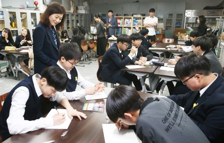 코카-콜라, 청소년 위한 사회공헌활동 진행