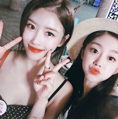 걸그룹 러블리즈의 이미주와 서지수