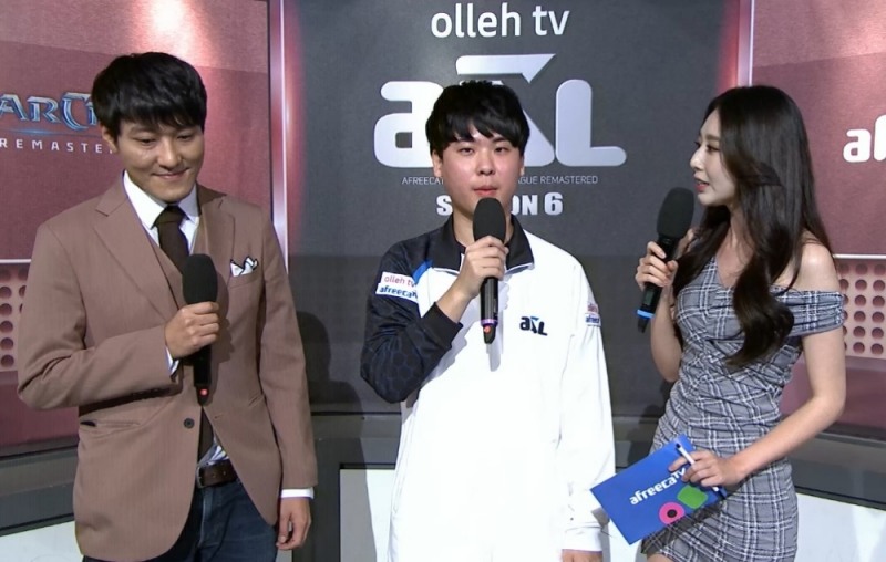 ASL 시즌6에서 가장 먼저 4강에 오른 김성현(가운데, 사진=아프리카TV  생중계 화면 캡처).