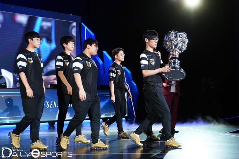 젠지의 소환사컵 반환으로 롤드컵 16강 개막