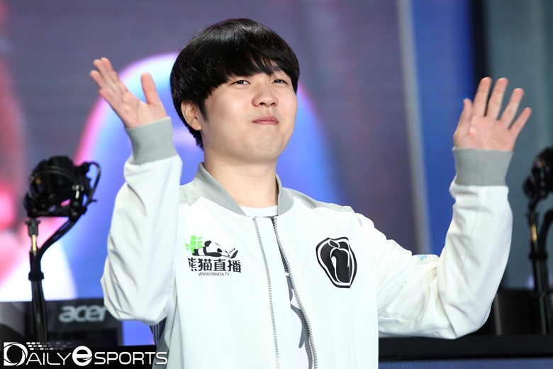 인빅터스 게이밍의 미드 라이너 'Rookie' 송의진.