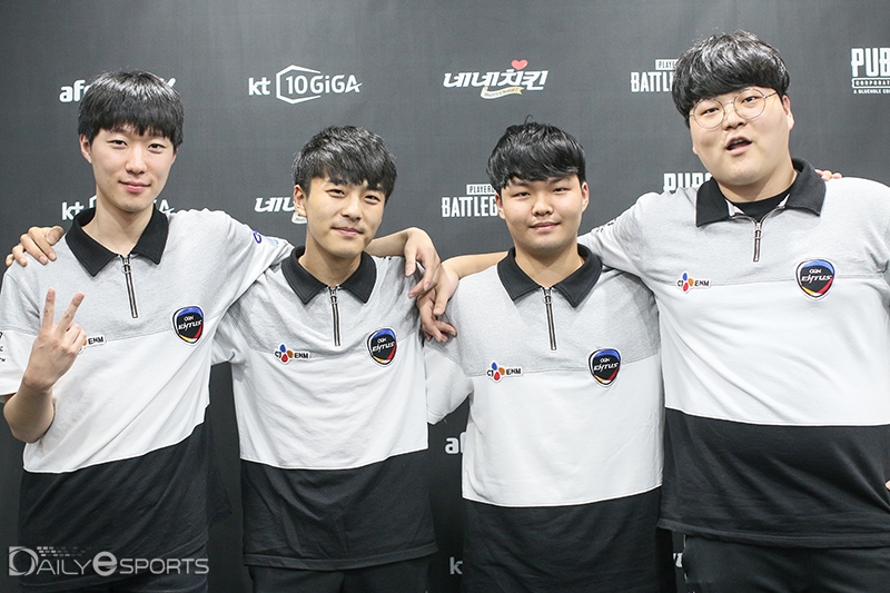 공격적인 운영으로 2위에 오른 OGN 엔투스 포스.