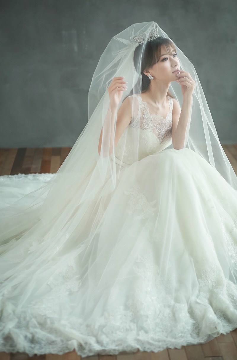 김수현 아나운서가 공개한 결혼식 사진.