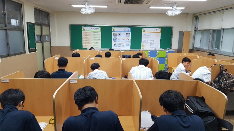 사교육비 절감...동명중 '새빛 야간 공부방'