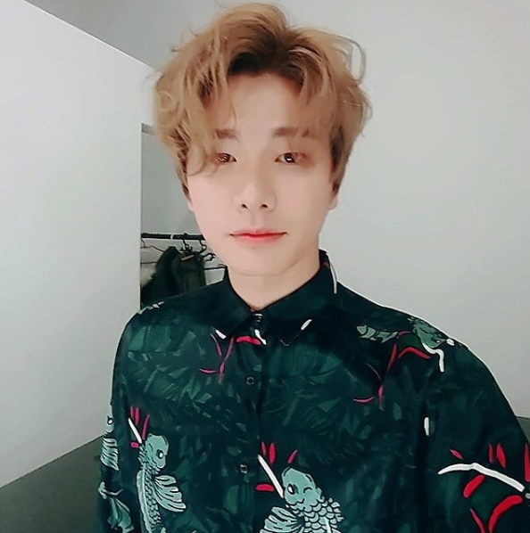 배우 이이경의 SNS 셀카 사진