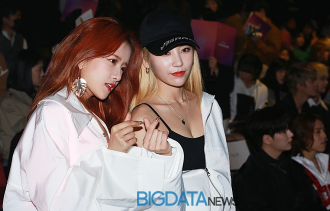 우주소녀 엑시-다이아 기희현, 2019 S/S 헤라 서울패션위크 현장