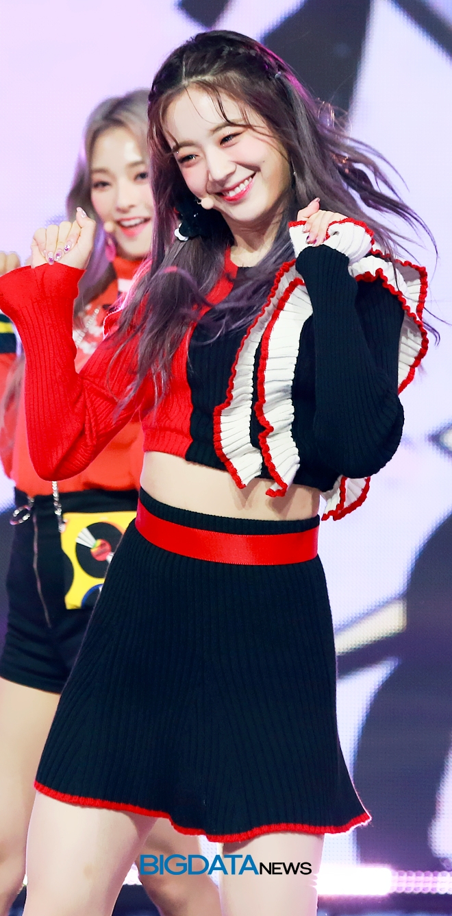 프로미스나인 장규리, MBC MUSIC '쇼 챔피언' 생방송 현장